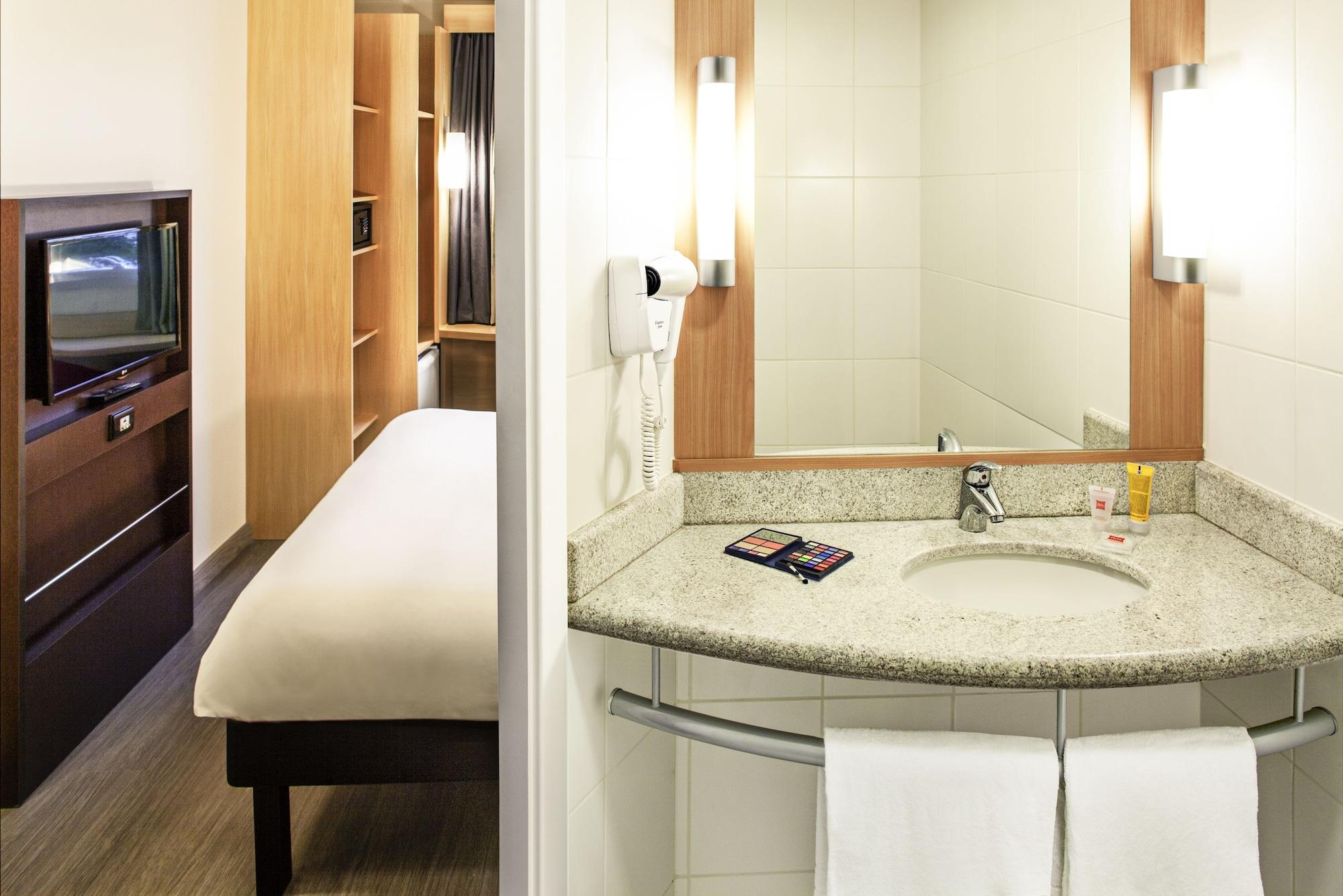 Ibis Parque Olimpico Hotel